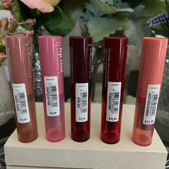 🆕💋 BATH & BODY WORKS NOURISHING LIP TINT COLLECTION. BRAND NEW FACTORY SEALED - Picture 4 of 6